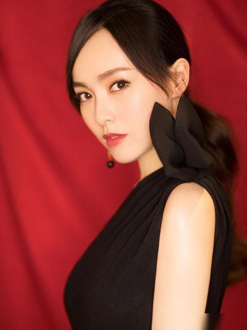 娱乐吃瓜中年女艺人